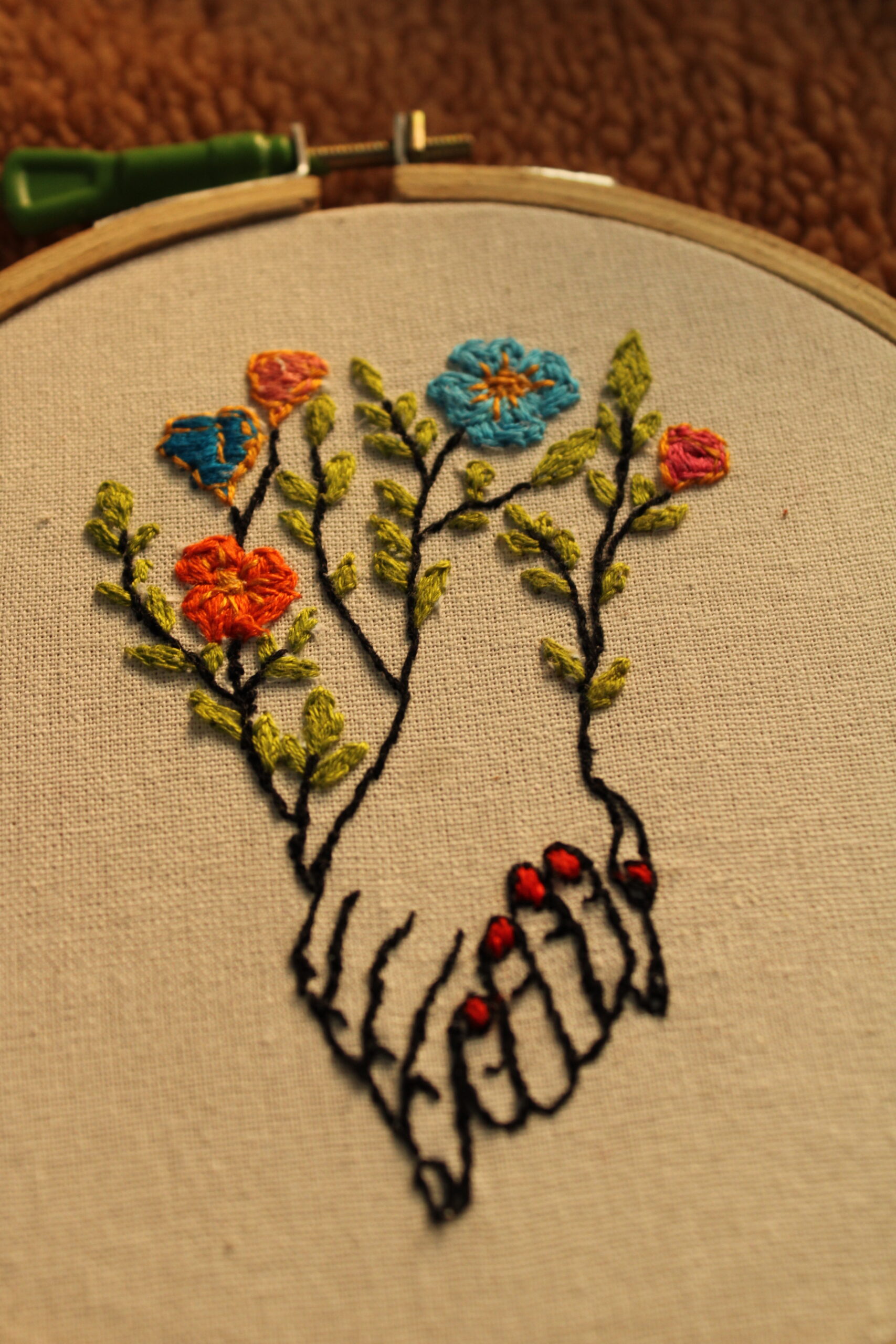 Couple Holding hands with love Embroidery Hoop Art - Scoop My Art