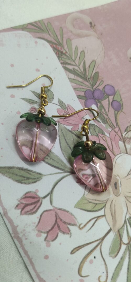 Love shaped pendant hanging earring
