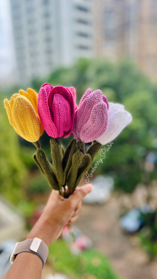 Crochet open tulips big