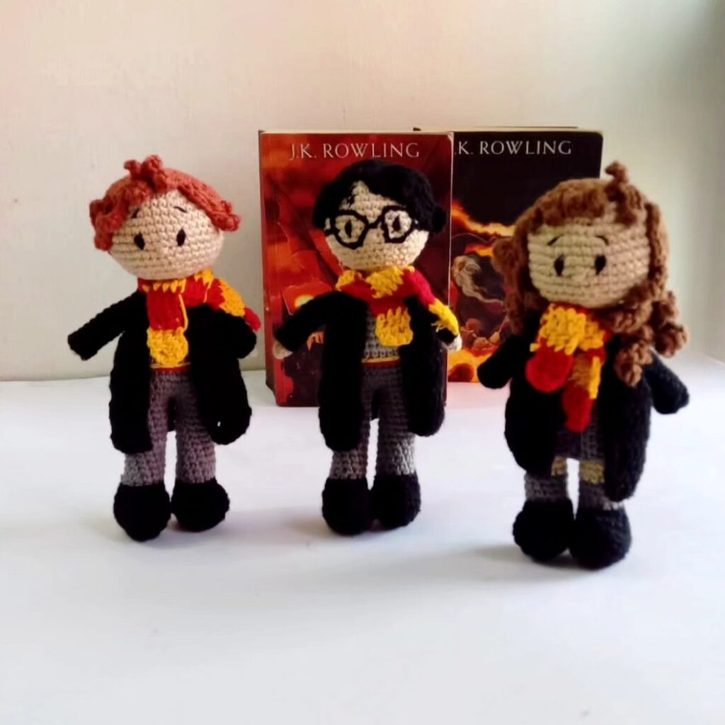 Crochet toy of Harry Potter Ron and Hermione