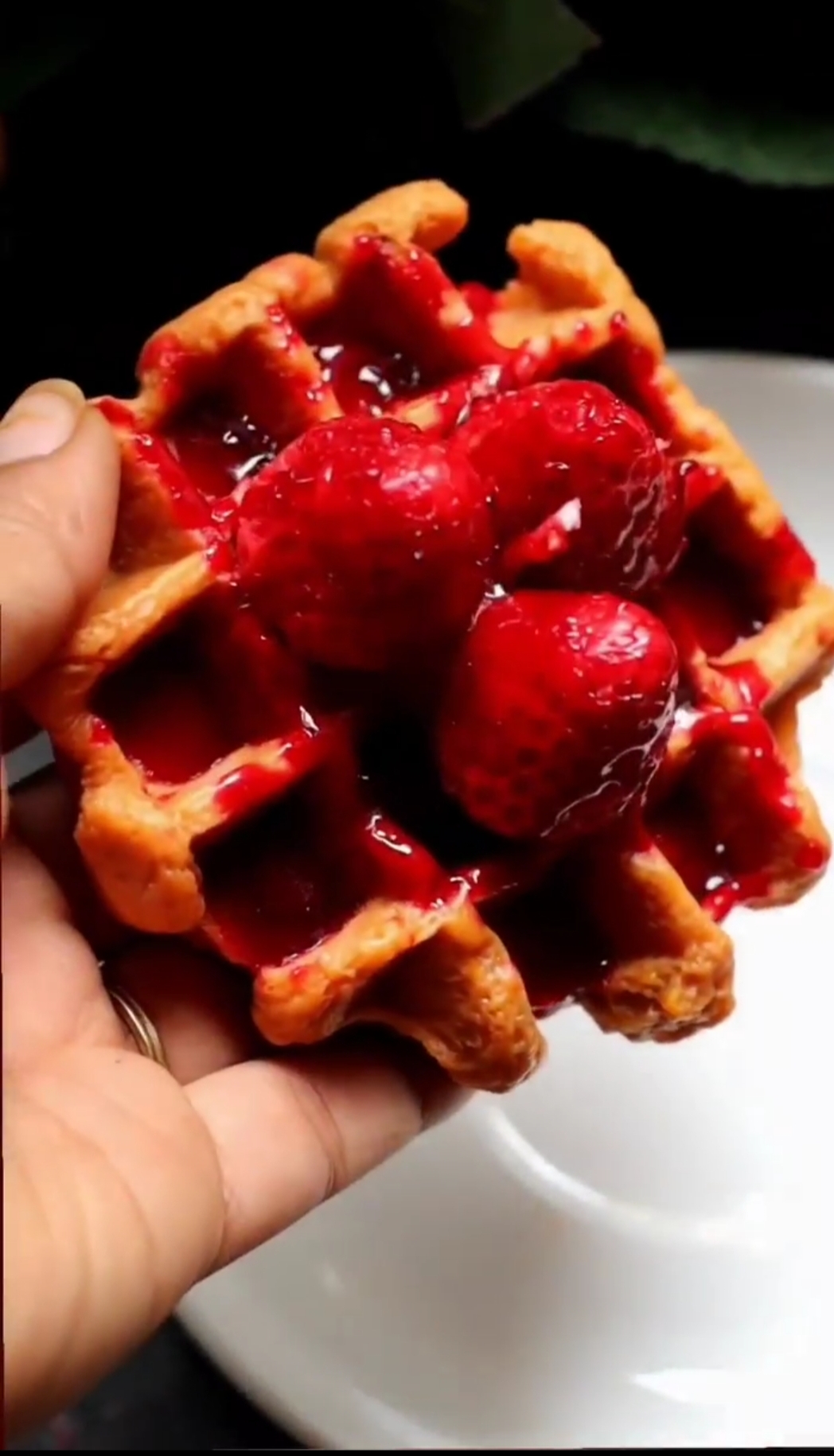 Scented Waffle Strawberry Candle - Image 3