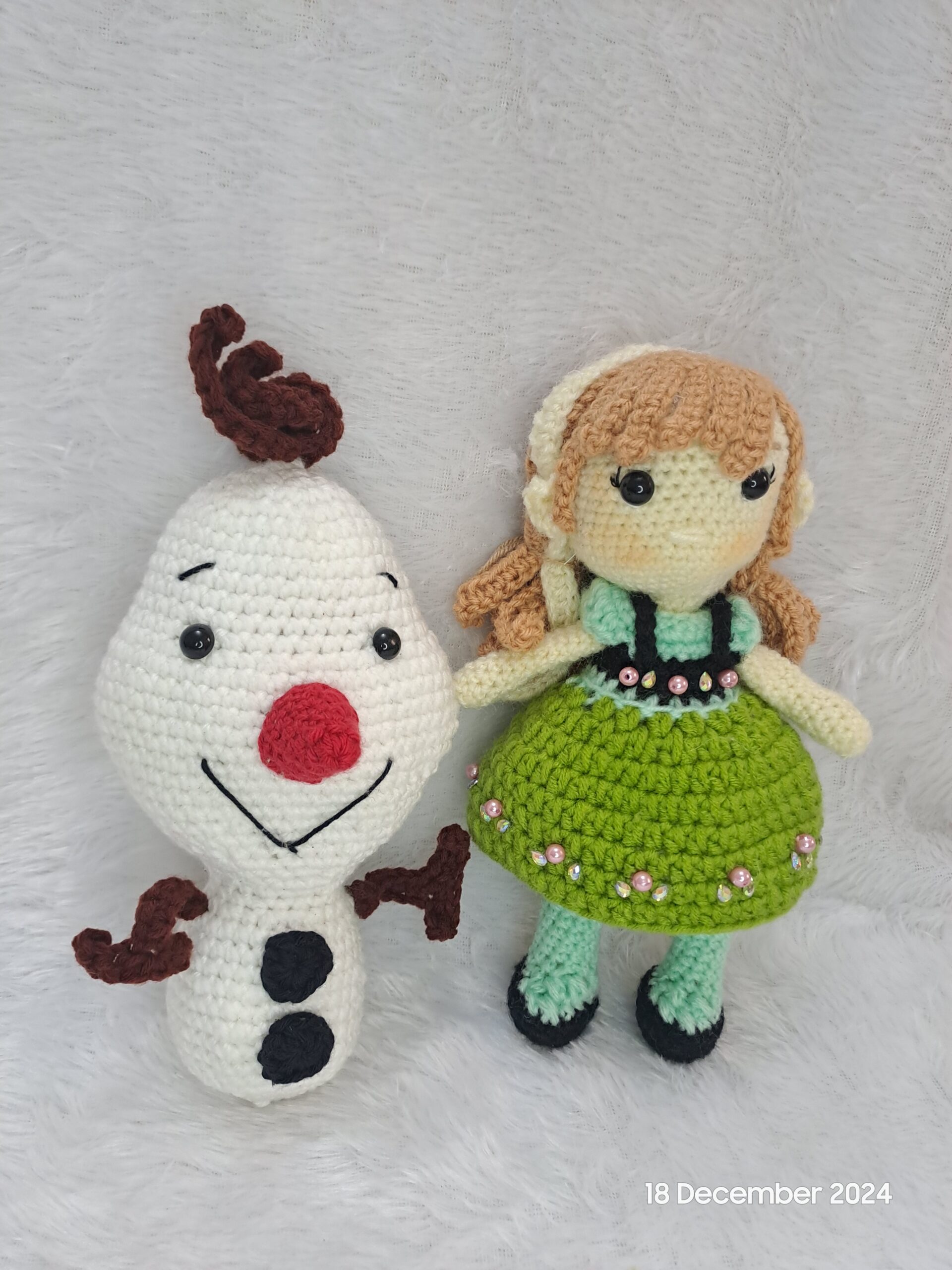 Crochet Disney frozen soft toy set / Crochet Elsa,Anna and Olaf snowman set - Image 2