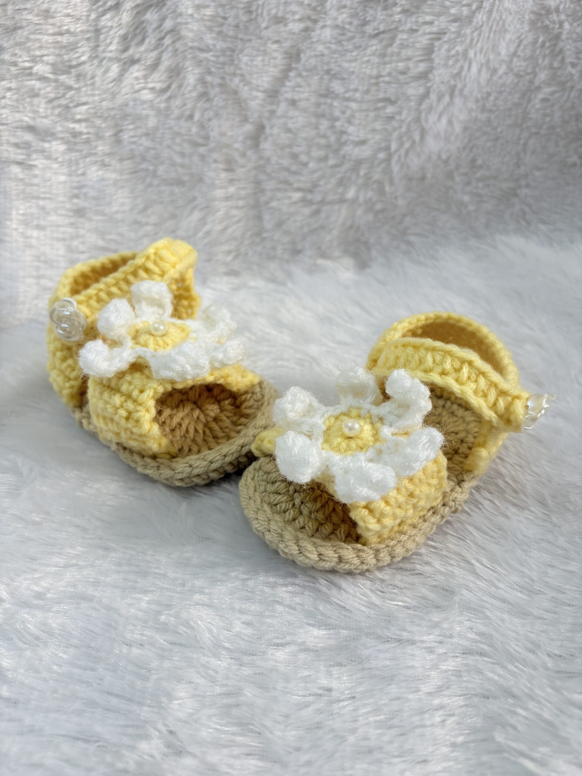 Crochet baby girl summer sandals with flower - Image 5