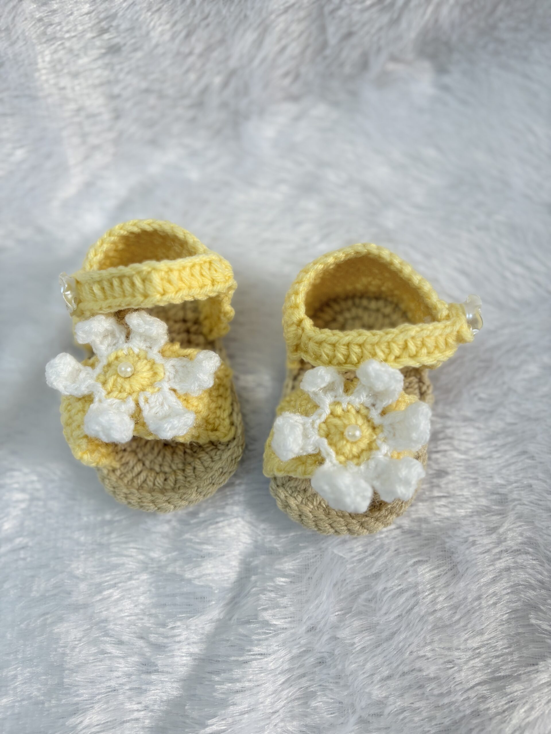 Crochet baby girl summer sandals with flower - Image 2