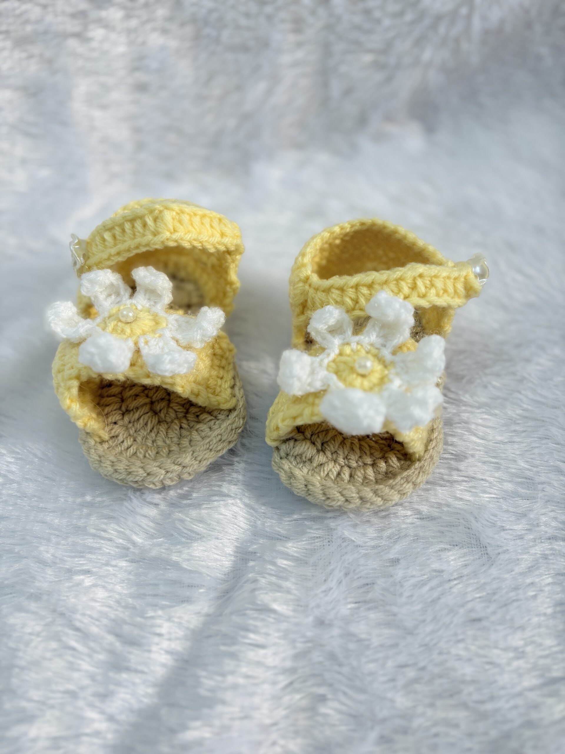 Crochet baby girl summer sandals with flower - Image 4
