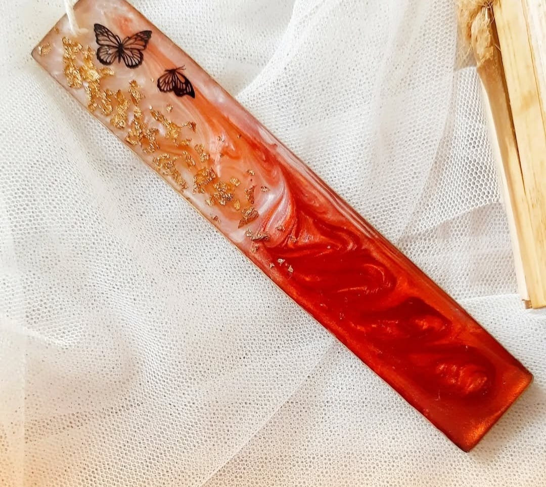 Handcrafted Resin Bookmark - Can be customized with Dried Flowers | Birthday Return Gifts- Set of 2