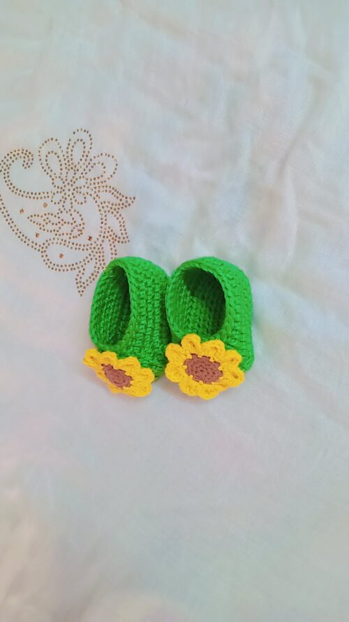Sunflower Newborn Photography Crochet Outfit Costume (0 to 3M) | Soft Crochet beanie and booties set | Crochet Baby Photo Prop Set - Image 3