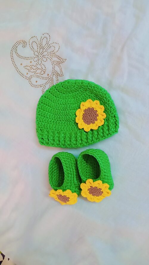 Sunflower Newborn Photography Crochet Outfit Costume (0 to 3M) | Soft Crochet beanie and booties set | Crochet Baby Photo Prop Set