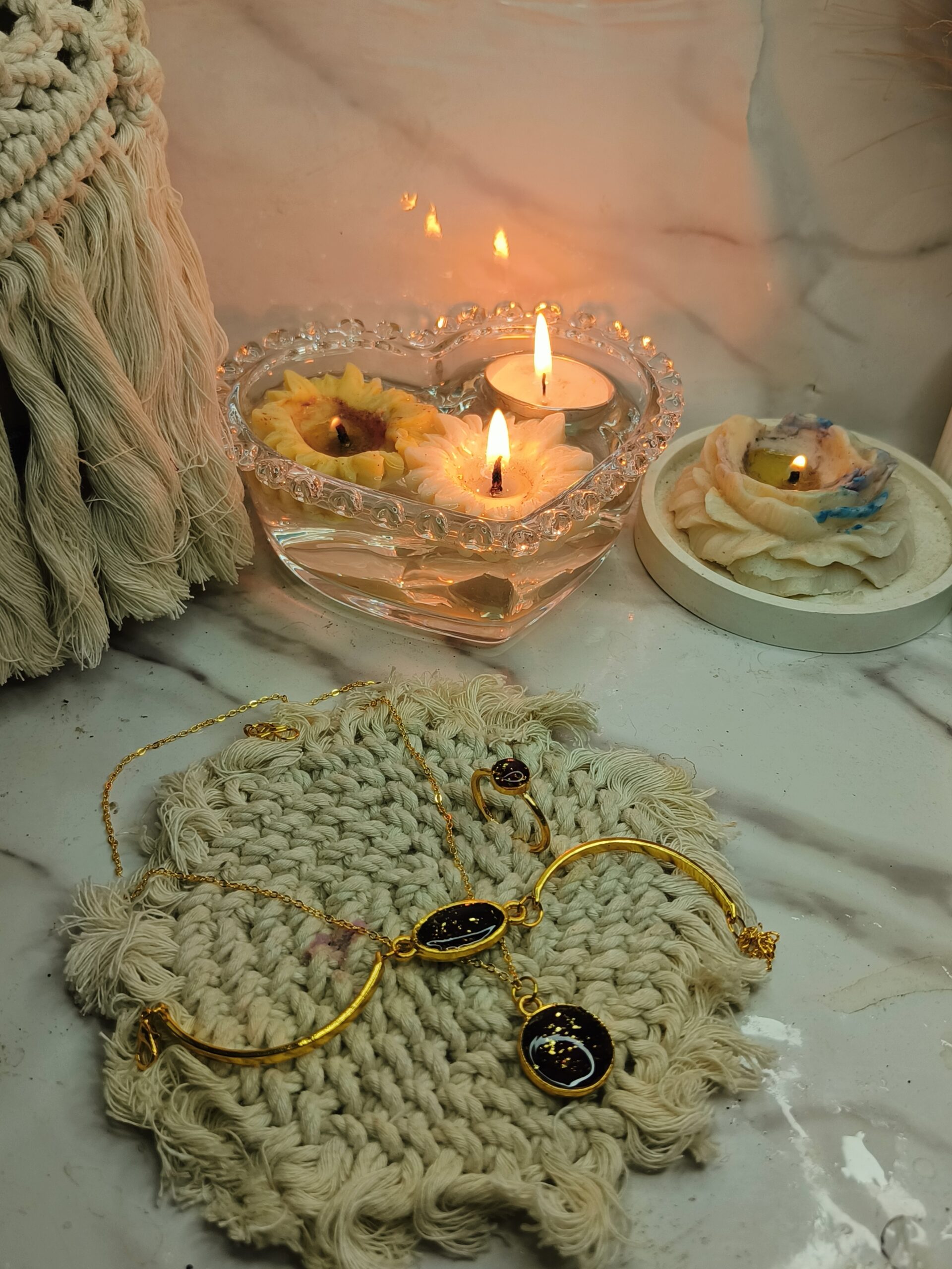 Rose petal preserved jewellery set - Includes Bracelet, Pendant with Chain, Adjustable Ring - Image 2