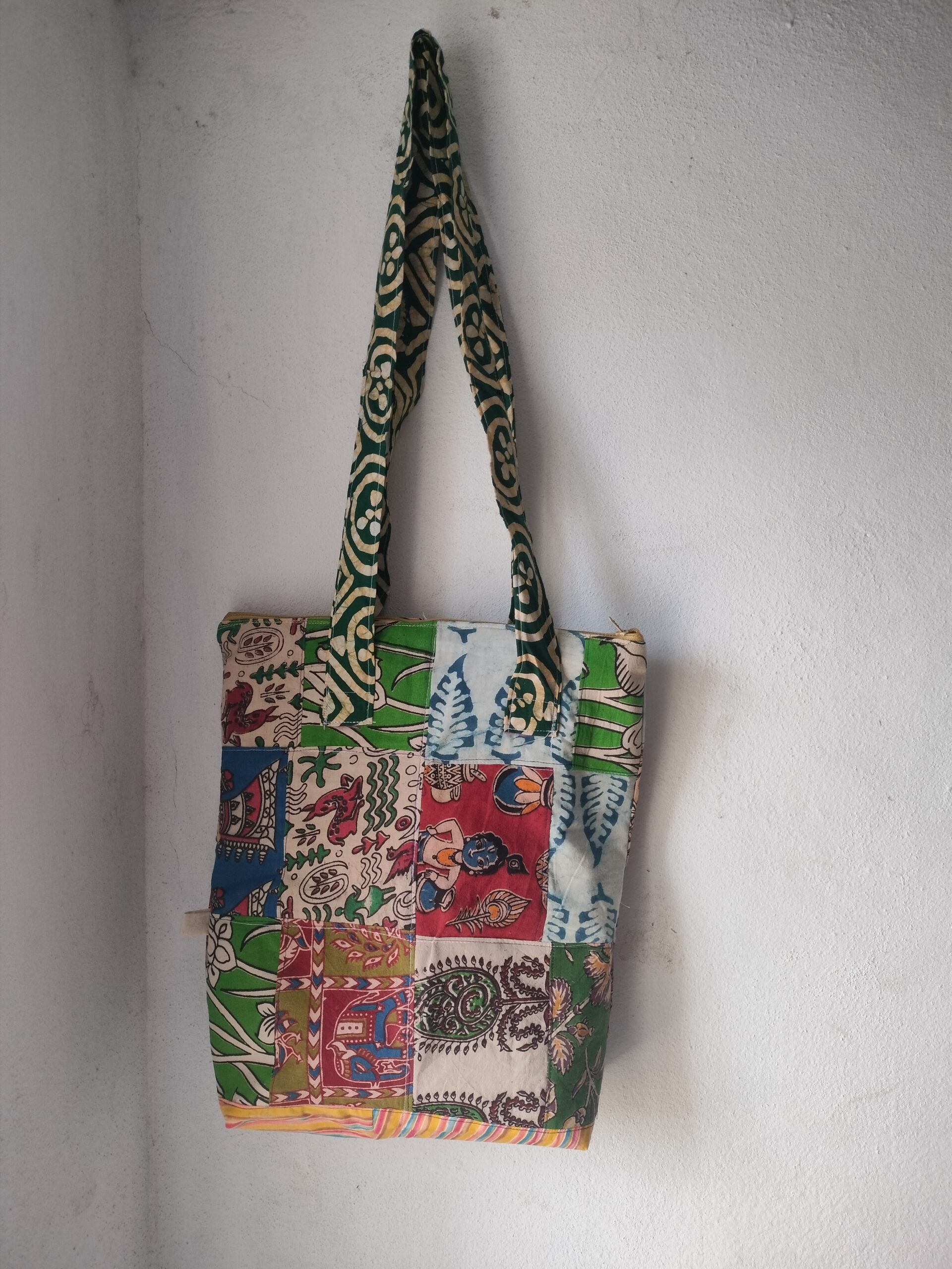 Handmade Patchwork tote Bag with zipper - Image 3