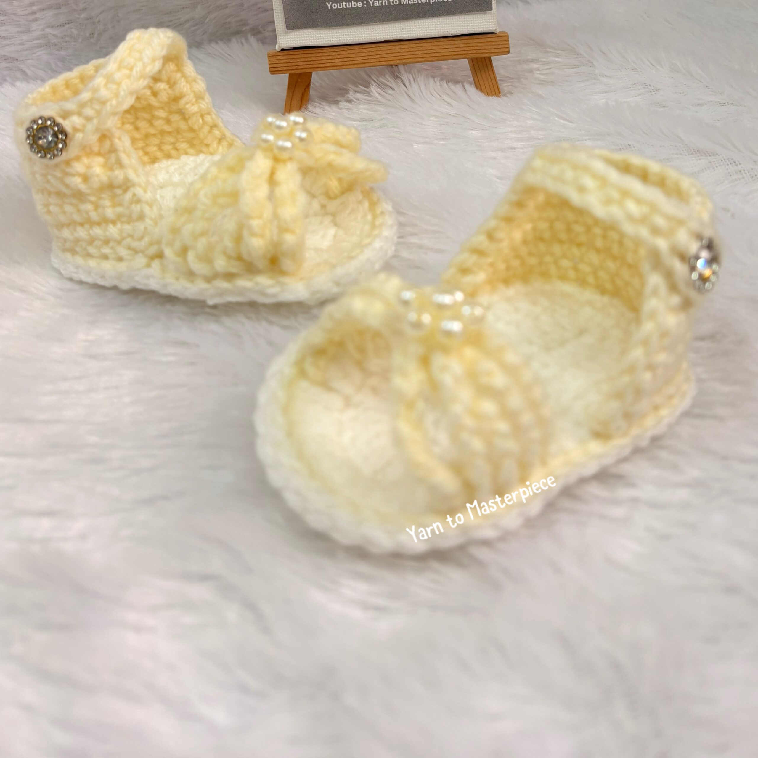 Crochet baby sandals
