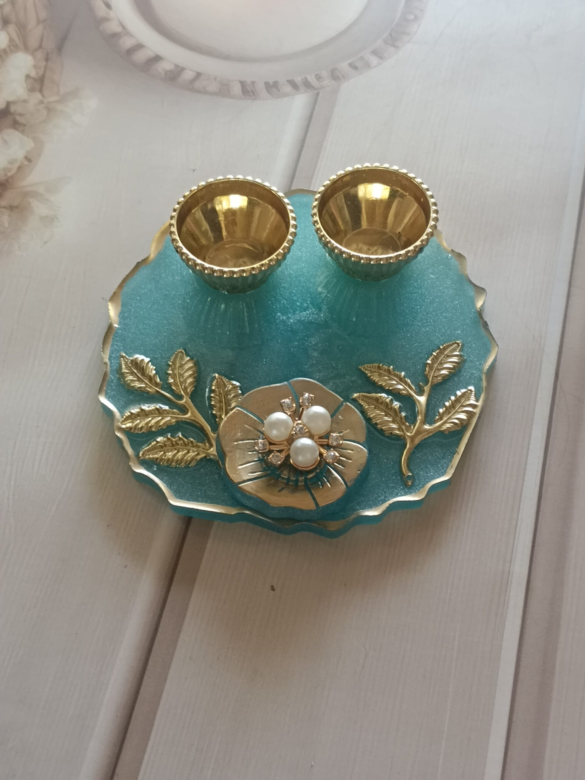 Festive Pooja Decorative Platter, Mini Pooja thali, resin Pooja thali 4 inches, decorative pooja platter, Resin Pooja Thali, Handmade Resin Pooja Thali, Decorative Resin Thali, Resin Art Pooja Thali, Festival Puja Resin Thali, Unique Resin Pooja Thali, Rakhi Pooja Thali, Mini Rakhi with Puja thali, Rakhi Thali online