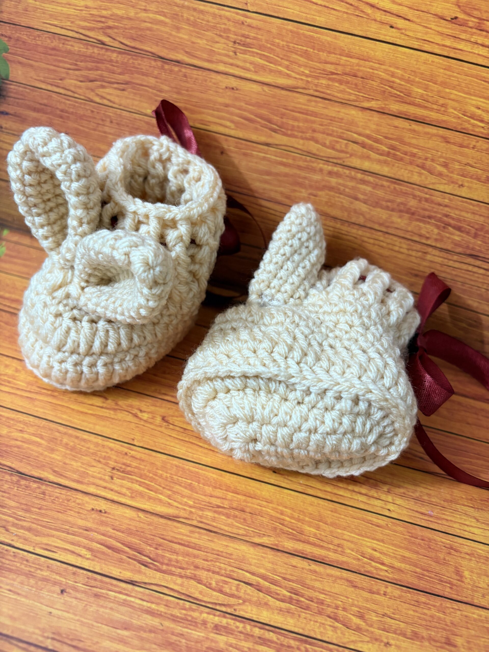 Crochet baby shoes and rattle set - Image 4