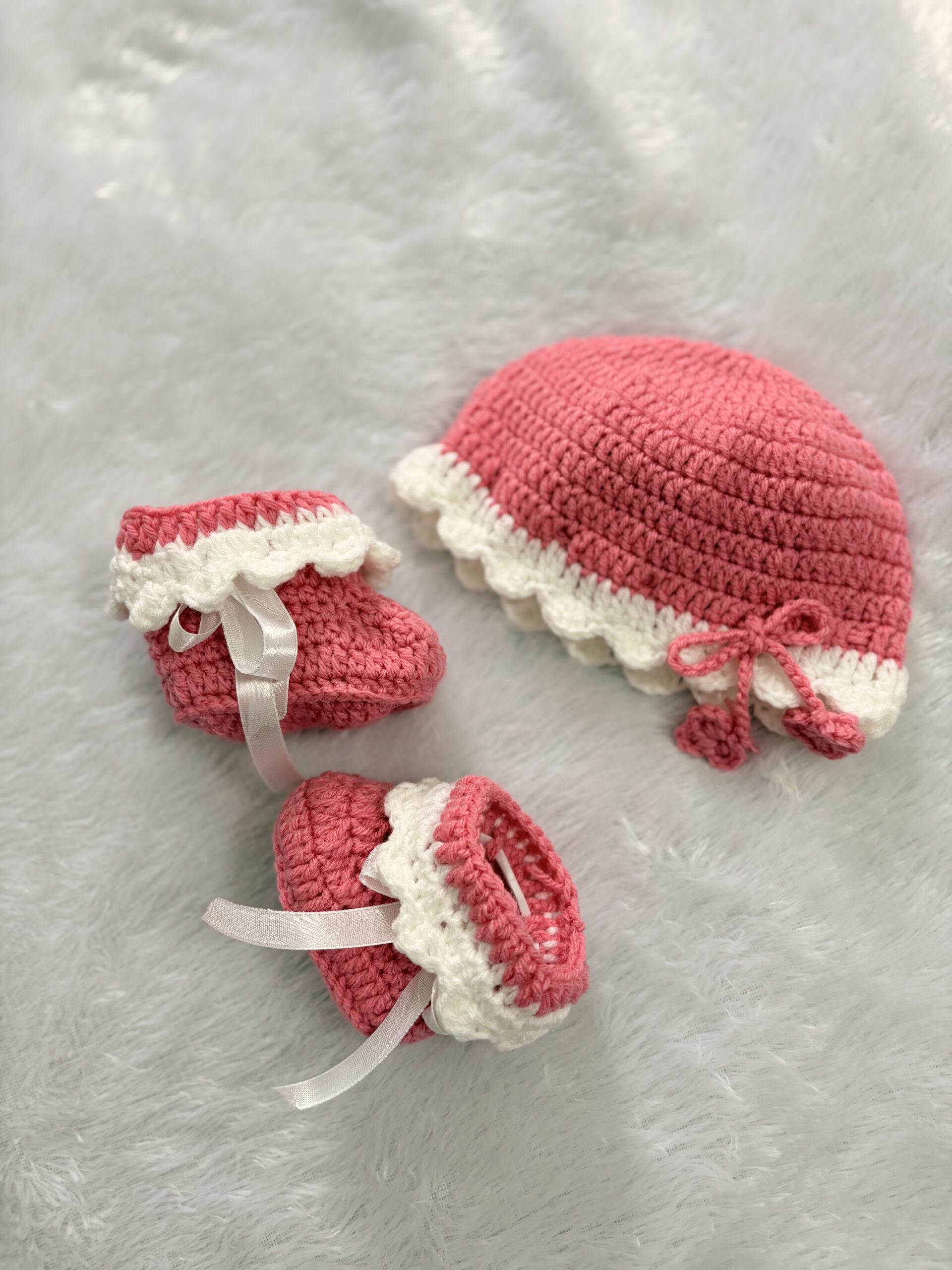 Crochet baby girl sweater, shoes and beanie set - Image 4